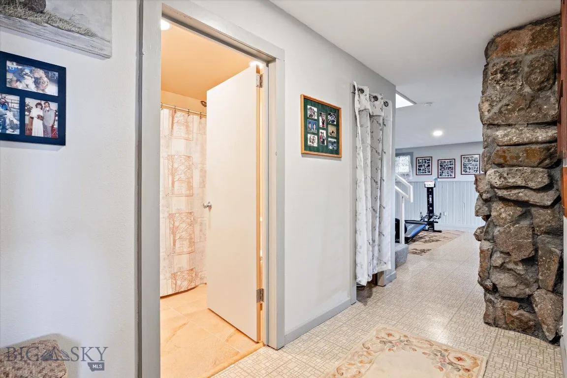 6285 Elkhorn, Helena, Montana 59602, Helena, Montana 59602, 4 Bedrooms Bedrooms, ,2 BathroomsBathrooms,Residential,For Sale,6285 Elkhorn, Helena, Montana 59602,0,404656