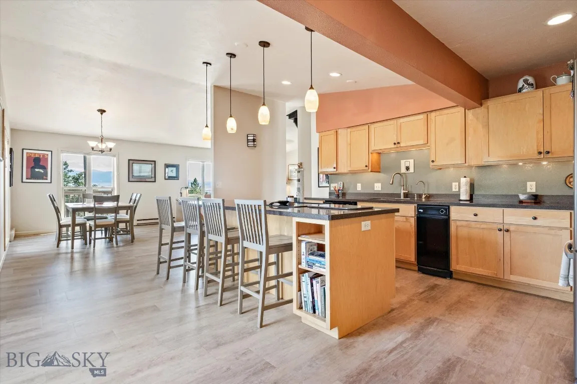 6285 Elkhorn, Helena, Montana 59602, Helena, Montana 59602, 4 Bedrooms Bedrooms, ,2 BathroomsBathrooms,Residential,For Sale,6285 Elkhorn, Helena, Montana 59602,0,404656