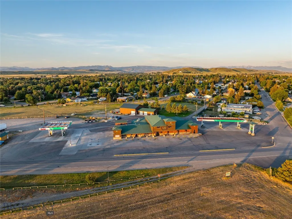 228 Big Timber Loop Rd Highway, Big Timber, Montan, Big Timber, Montana 59011, ,Commercial Sale,For Sale,228 Big Timber Loop Rd Highway, Big Timber, Montan,0,404688