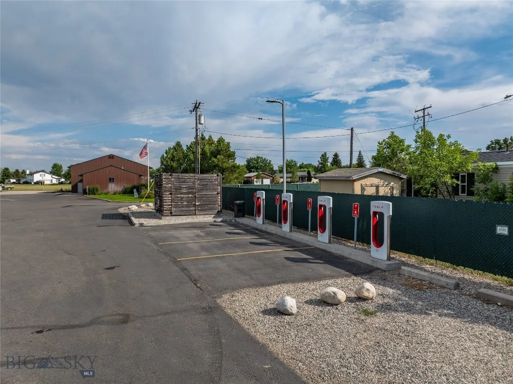 228 Big Timber Loop Rd Highway, Big Timber, Montan, Big Timber, Montana 59011, ,Commercial Sale,For Sale,228 Big Timber Loop Rd Highway, Big Timber, Montan,0,404688