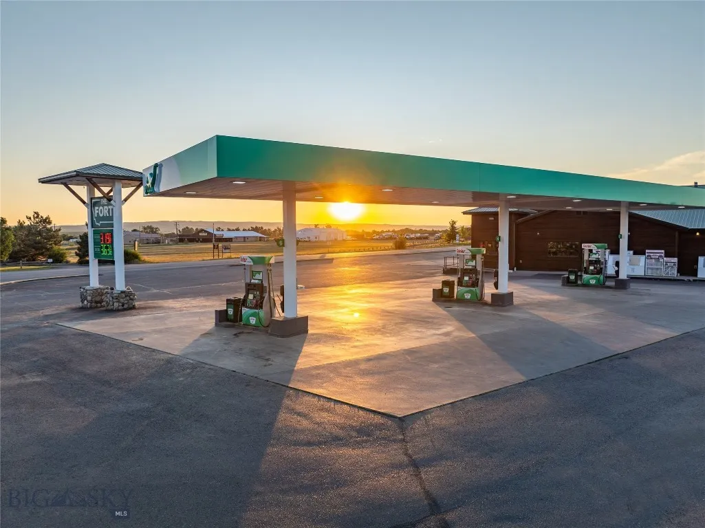 228 Big Timber Loop Rd Highway, Big Timber, Montan, Big Timber, Montana 59011, ,Commercial Sale,For Sale,228 Big Timber Loop Rd Highway, Big Timber, Montan,0,404688