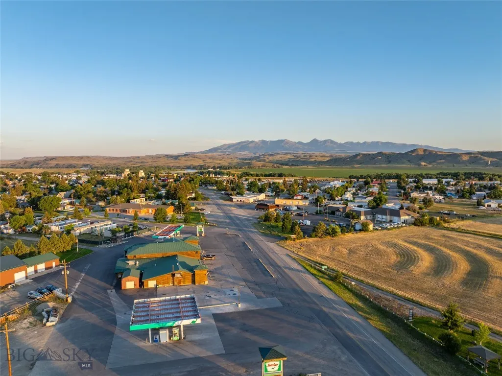 228 Big Timber Loop Rd Highway, Big Timber, Montan, Big Timber, Montana 59011, ,Commercial Sale,For Sale,228 Big Timber Loop Rd Highway, Big Timber, Montan,0,404688