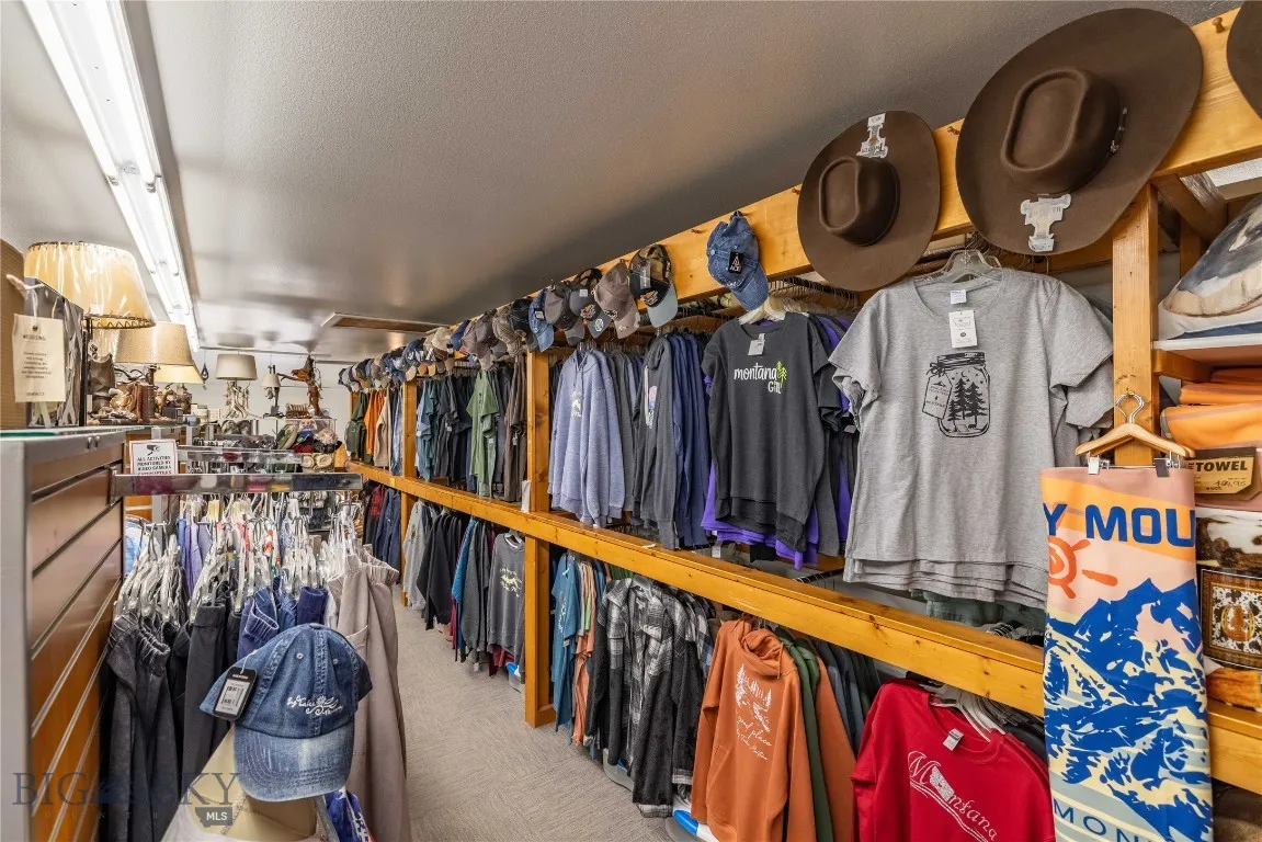 228 Big Timber Loop Rd Highway, Big Timber, Montan, Big Timber, Montana 59011, ,Commercial Sale,For Sale,228 Big Timber Loop Rd Highway, Big Timber, Montan,0,404688