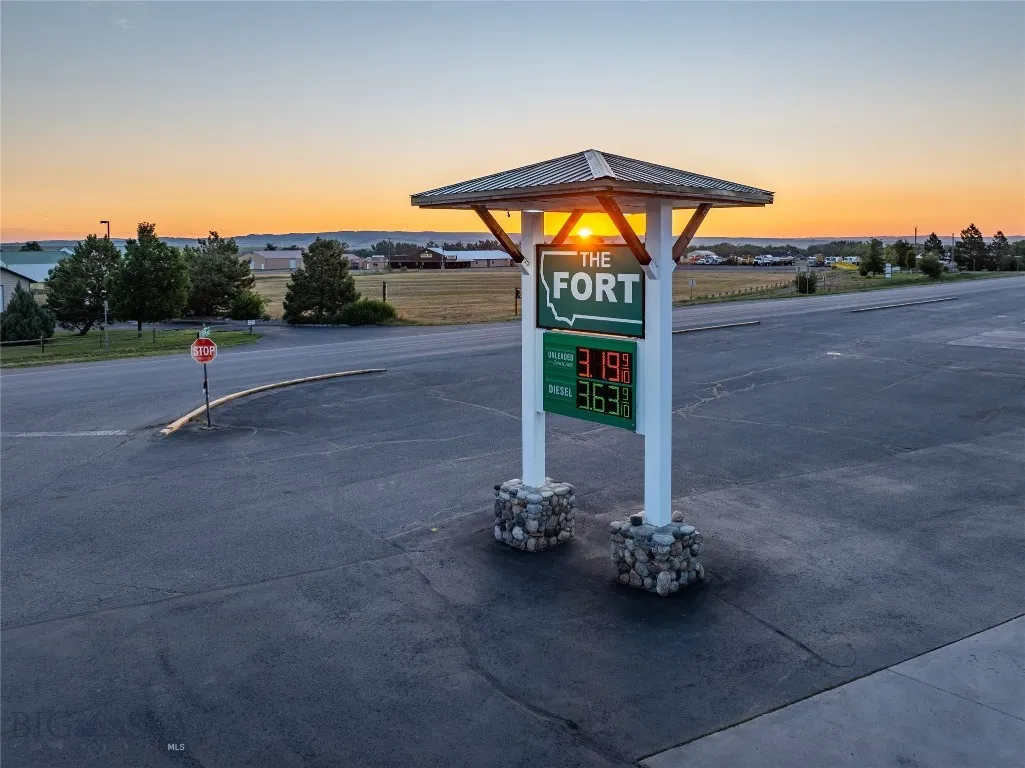 228 Big Timber Loop Rd Highway, Big Timber, Montan, Big Timber, Montana 59011, ,Commercial Sale,For Sale,228 Big Timber Loop Rd Highway, Big Timber, Montan,0,404688