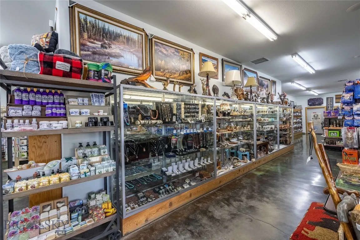 228 Big Timber Loop Rd Highway, Big Timber, Montan, Big Timber, Montana 59011, ,Commercial Sale,For Sale,228 Big Timber Loop Rd Highway, Big Timber, Montan,0,404688