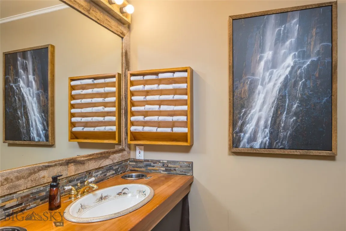 830 Castle Mountain Road, Clyde Park, Montana 5901, Clyde Park, Montana 59018, 9 Bedrooms Bedrooms, ,10 BathroomsBathrooms,Residential,For Sale,830 Castle Mountain Road, Clyde Park, Montana 5901,0,397636