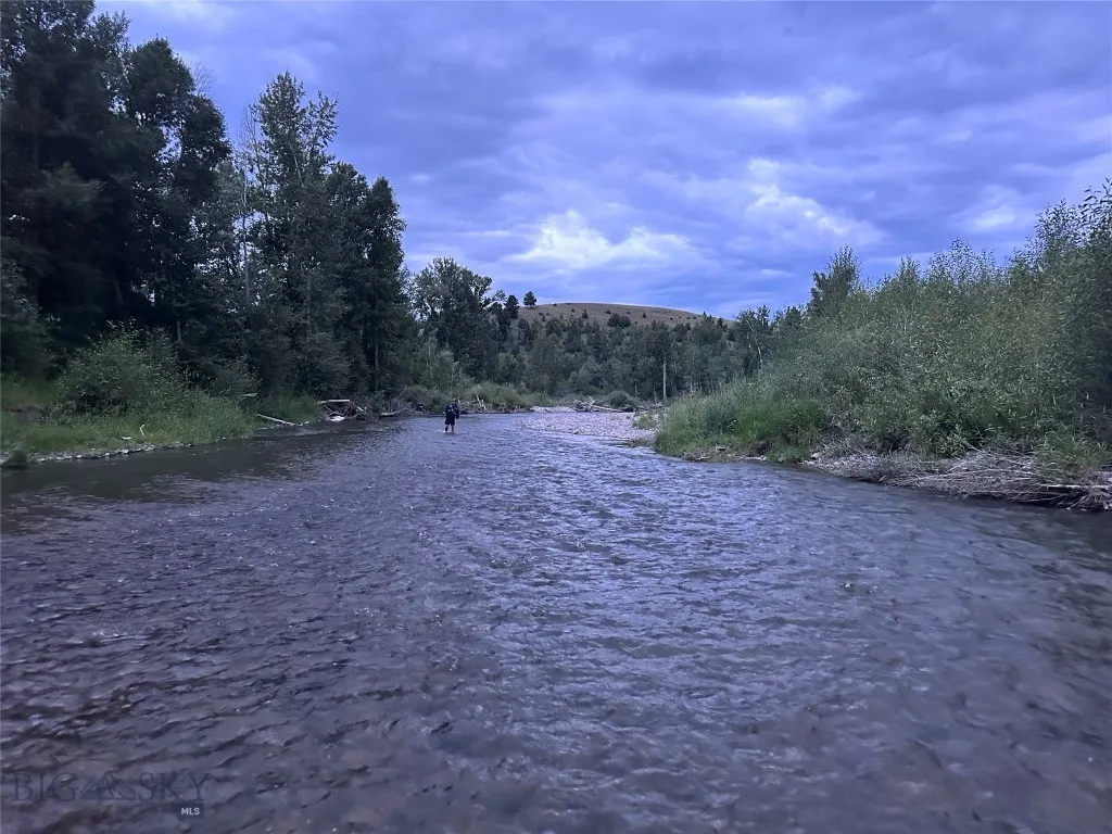 830 Castle Mountain Road, Clyde Park, Montana 5901, Clyde Park, Montana 59018, 9 Bedrooms Bedrooms, ,10 BathroomsBathrooms,Residential,For Sale,830 Castle Mountain Road, Clyde Park, Montana 5901,0,397636