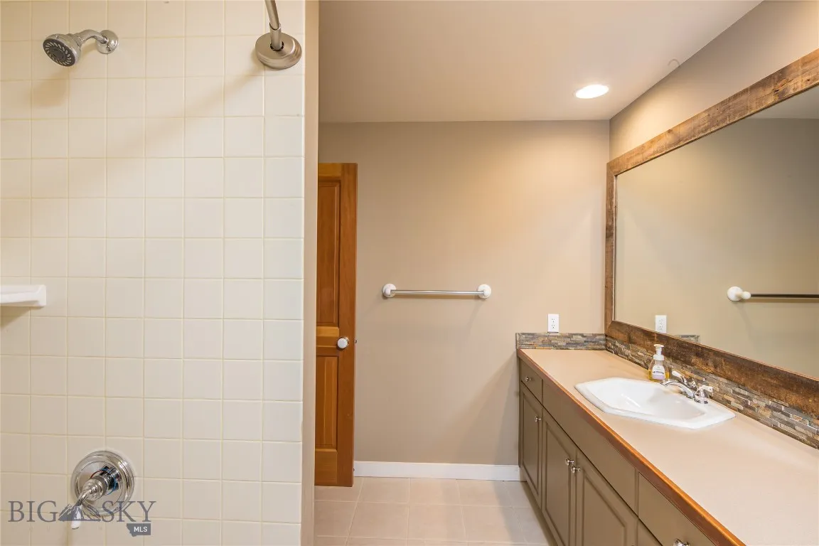 830 Castle Mountain Road, Clyde Park, Montana 5901, Clyde Park, Montana 59018, 9 Bedrooms Bedrooms, ,10 BathroomsBathrooms,Residential,For Sale,830 Castle Mountain Road, Clyde Park, Montana 5901,0,397636