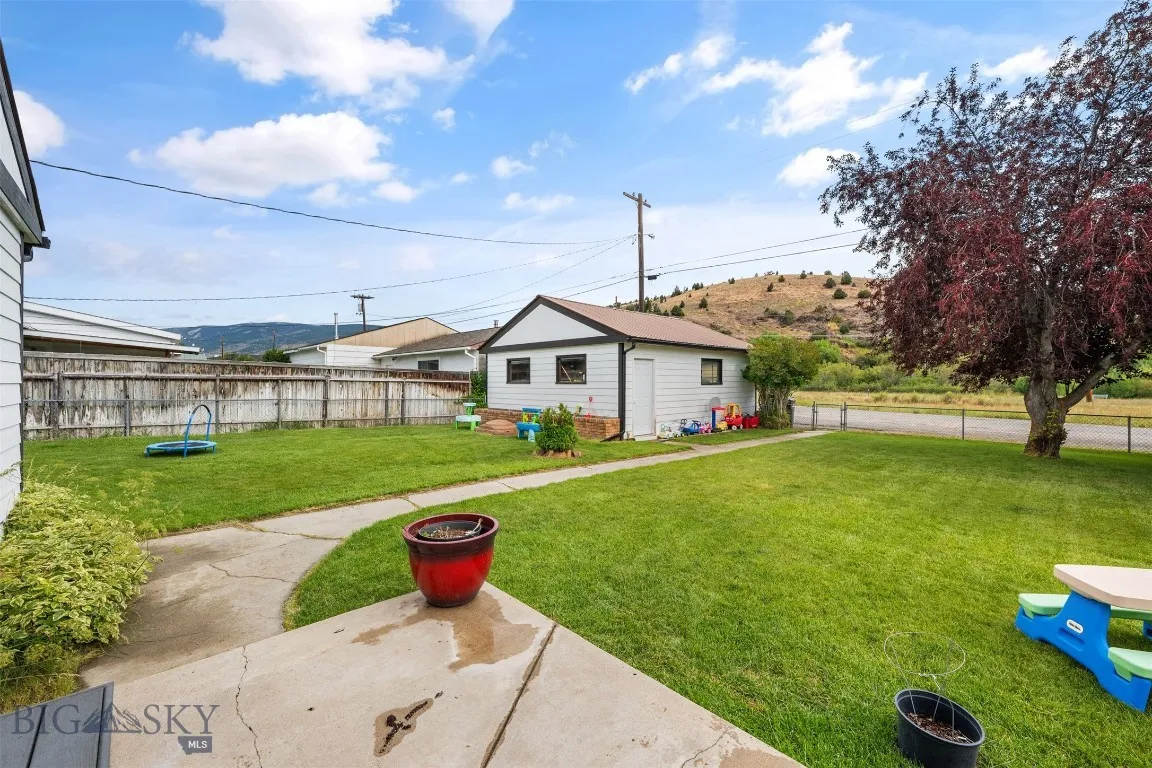 1812 Ogden Street, Anaconda, Montana 59711, Anaconda, Montana 59711, 4 Bedrooms Bedrooms, ,2 BathroomsBathrooms,Residential,For Sale,1812 Ogden Street, Anaconda, Montana 59711,0,404697