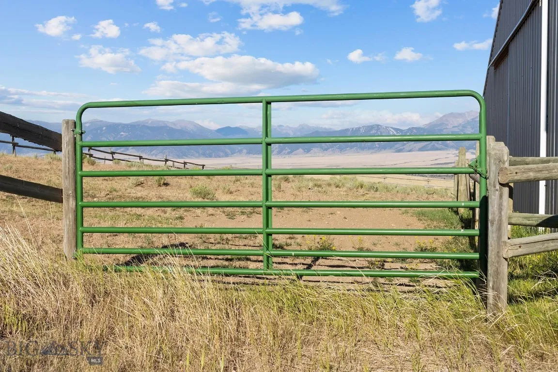 516 Mt Highway 287 W, Ennis, Montana 59729, Ennis, Montana 59729, 3 Bedrooms Bedrooms, ,2 BathroomsBathrooms,Residential,For Sale,516 Mt Highway 287 W, Ennis, Montana 59729,0,404597