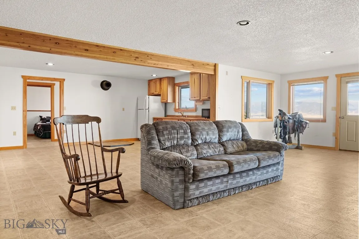 516 Mt Highway 287 W, Ennis, Montana 59729, Ennis, Montana 59729, 3 Bedrooms Bedrooms, ,2 BathroomsBathrooms,Residential,For Sale,516 Mt Highway 287 W, Ennis, Montana 59729,0,404597