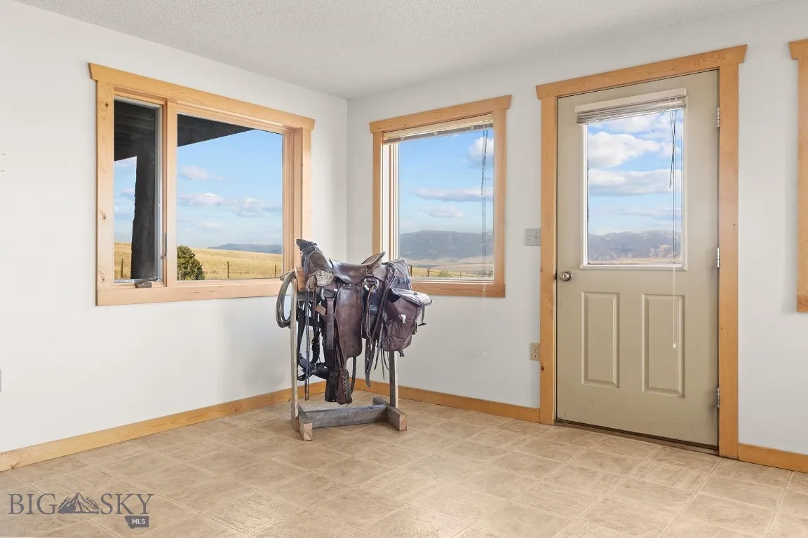 516 Mt Highway 287 W, Ennis, Montana 59729, Ennis, Montana 59729, 3 Bedrooms Bedrooms, ,2 BathroomsBathrooms,Residential,For Sale,516 Mt Highway 287 W, Ennis, Montana 59729,0,404597