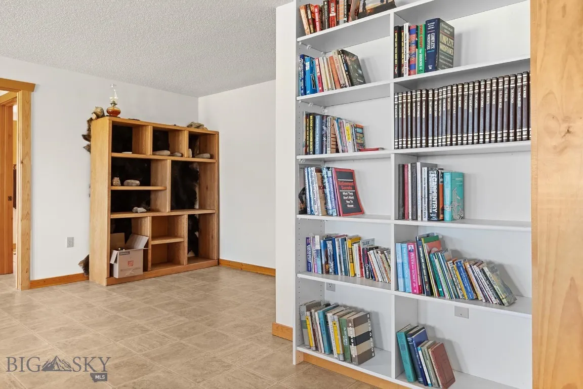 516 Mt Highway 287 W, Ennis, Montana 59729, Ennis, Montana 59729, 3 Bedrooms Bedrooms, ,2 BathroomsBathrooms,Residential,For Sale,516 Mt Highway 287 W, Ennis, Montana 59729,0,404597