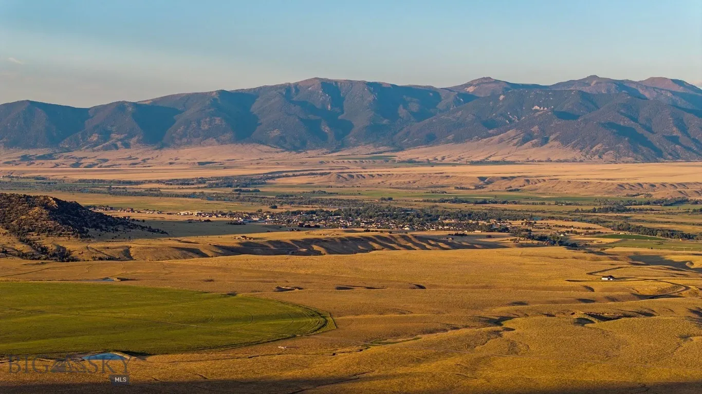 516 Mt Highway 287 W, Ennis, Montana 59729, Ennis, Montana 59729, 3 Bedrooms Bedrooms, ,2 BathroomsBathrooms,Residential,For Sale,516 Mt Highway 287 W, Ennis, Montana 59729,0,404597