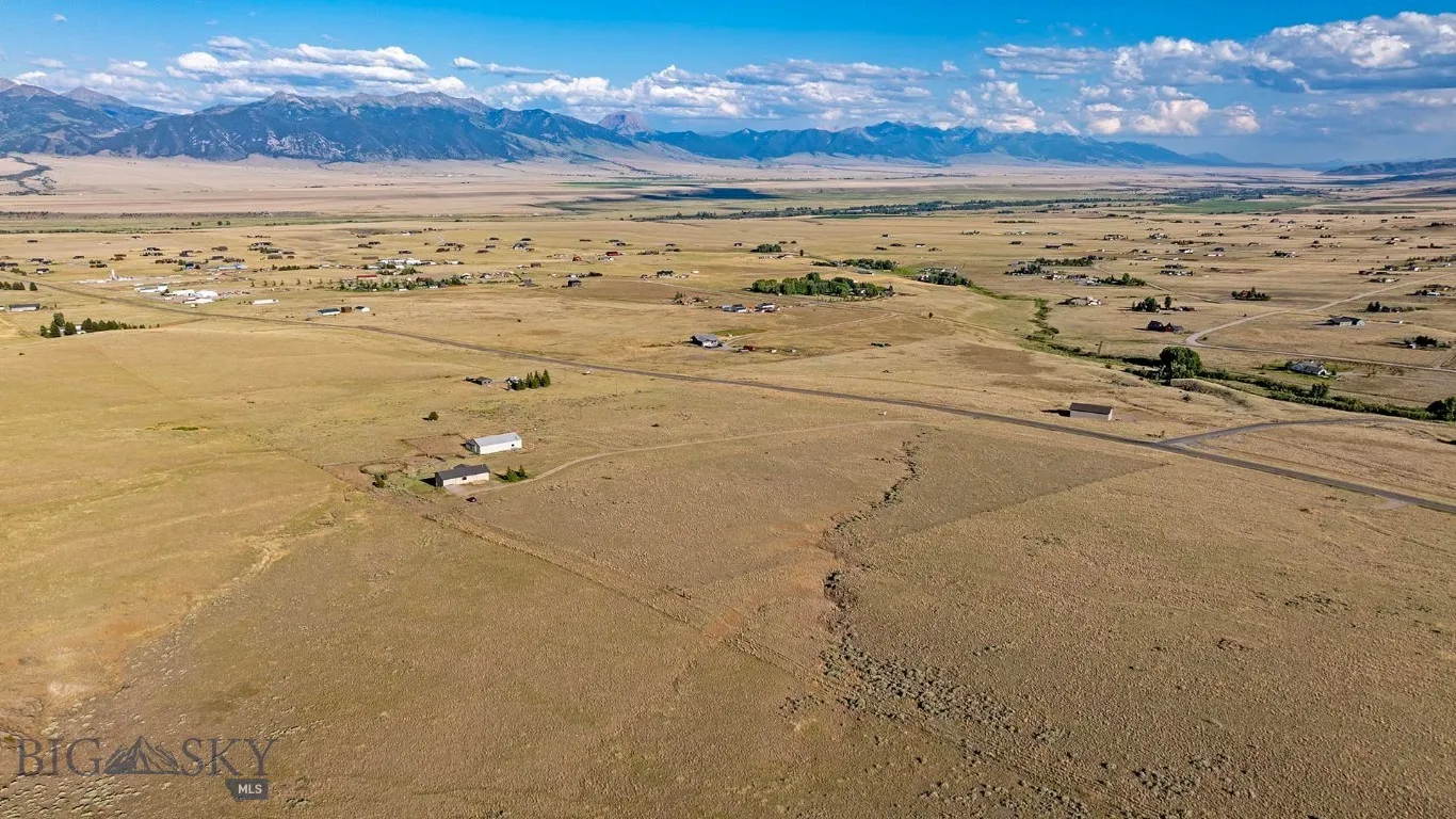 516 Mt Highway 287 W, Ennis, Montana 59729, Ennis, Montana 59729, 3 Bedrooms Bedrooms, ,2 BathroomsBathrooms,Residential,For Sale,516 Mt Highway 287 W, Ennis, Montana 59729,0,404597