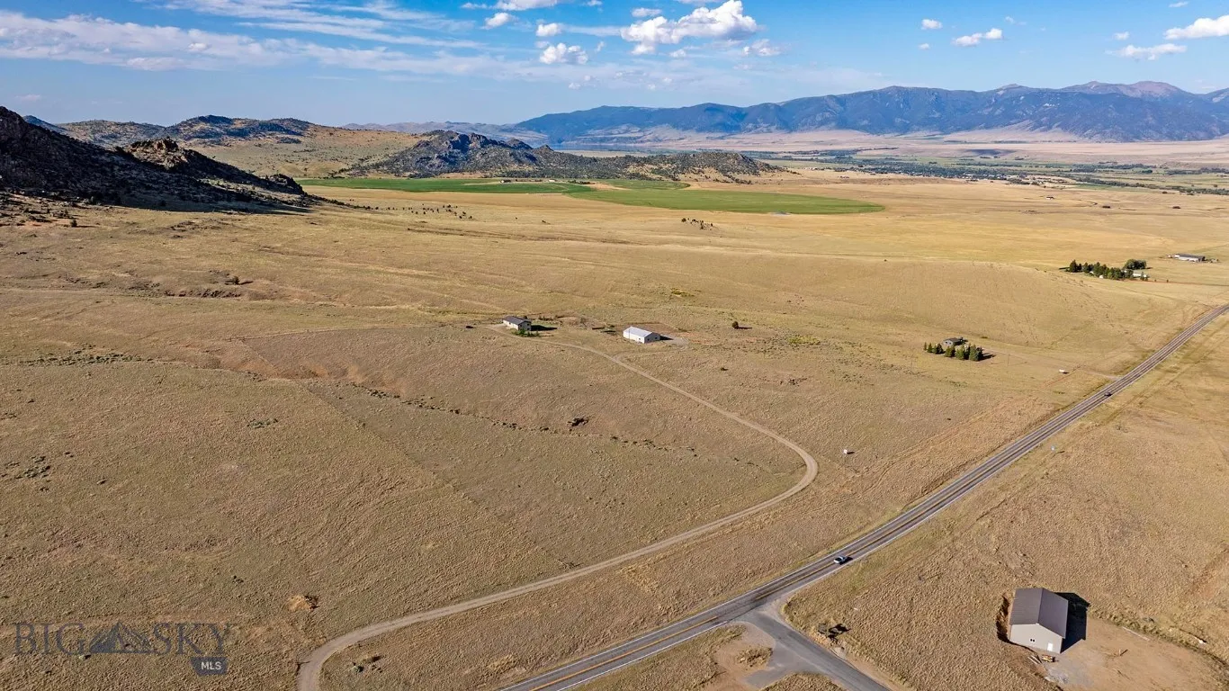 516 Mt Highway 287 W, Ennis, Montana 59729, Ennis, Montana 59729, 3 Bedrooms Bedrooms, ,2 BathroomsBathrooms,Residential,For Sale,516 Mt Highway 287 W, Ennis, Montana 59729,0,404597
