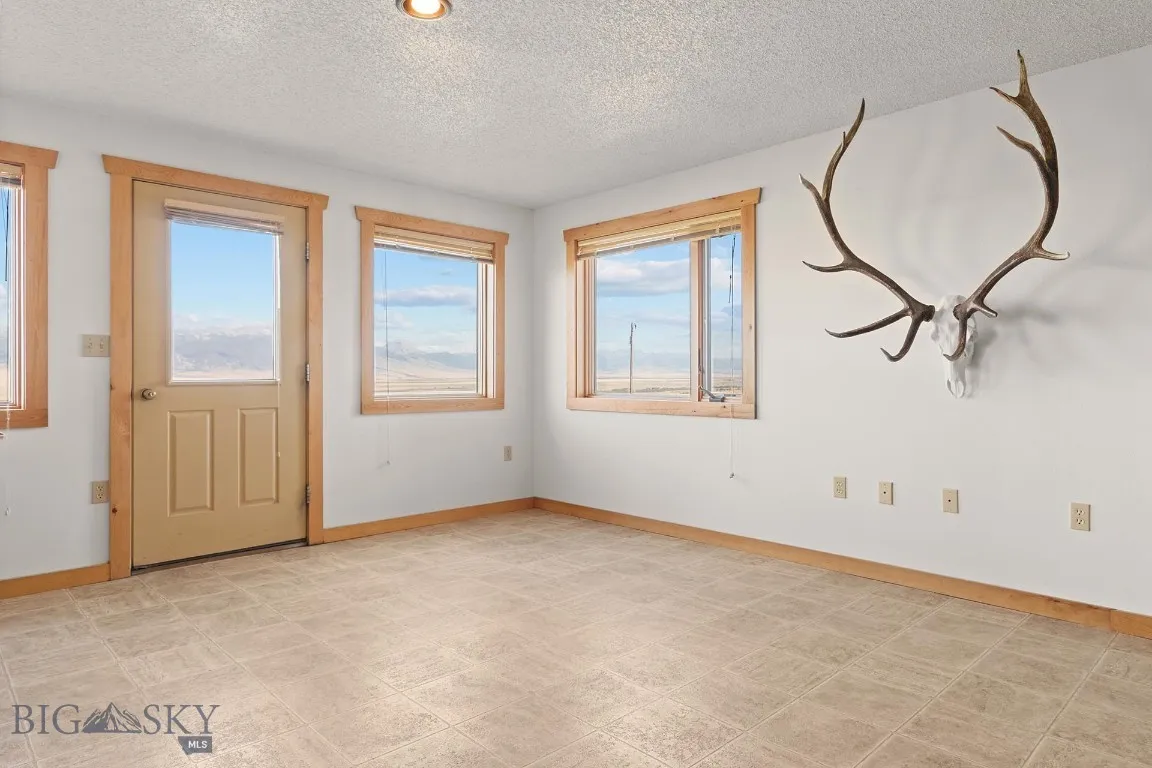 516 Mt Highway 287 W, Ennis, Montana 59729, Ennis, Montana 59729, 3 Bedrooms Bedrooms, ,2 BathroomsBathrooms,Residential,For Sale,516 Mt Highway 287 W, Ennis, Montana 59729,0,404597