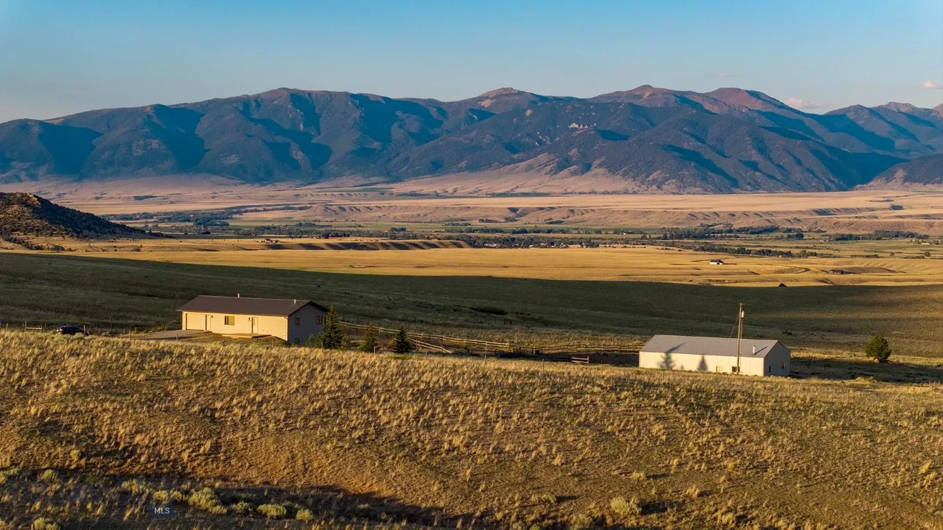 516 Mt Highway 287 W, Ennis, Montana 59729, Ennis, Montana 59729, 3 Bedrooms Bedrooms, ,2 BathroomsBathrooms,Residential,For Sale,516 Mt Highway 287 W, Ennis, Montana 59729,0,404597