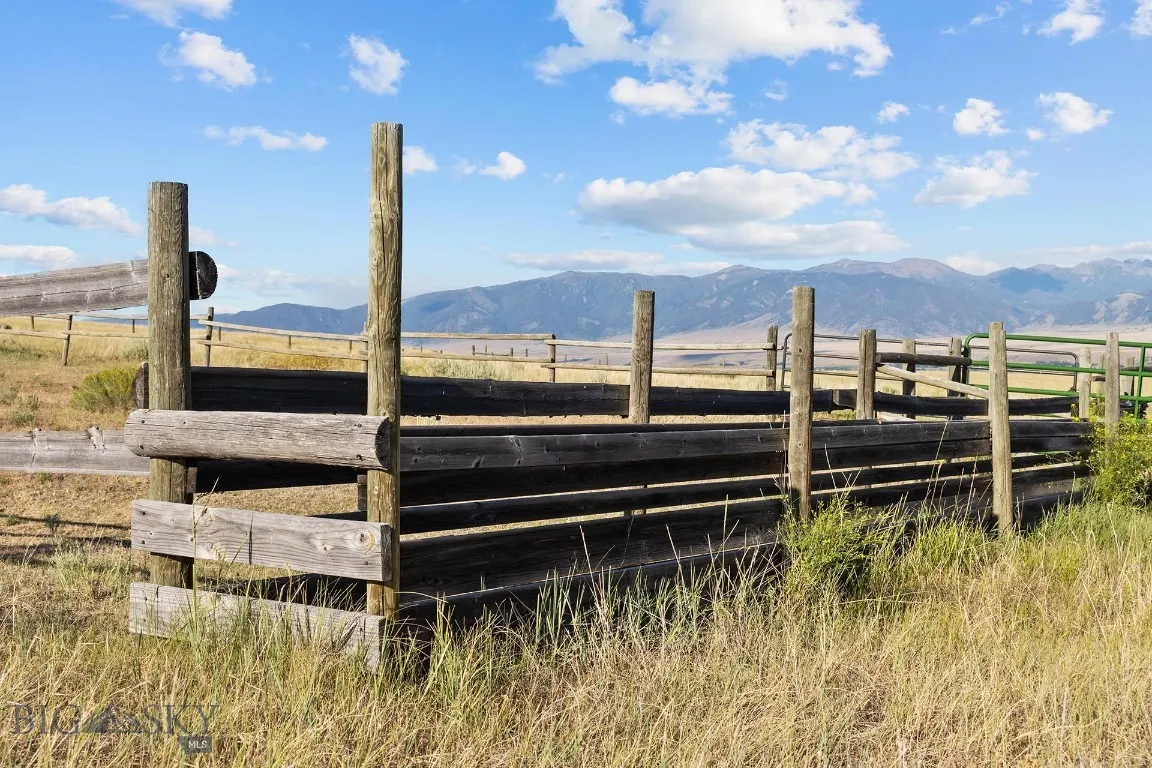 516 Mt Highway 287 W, Ennis, Montana 59729, Ennis, Montana 59729, 3 Bedrooms Bedrooms, ,2 BathroomsBathrooms,Residential,For Sale,516 Mt Highway 287 W, Ennis, Montana 59729,0,404597