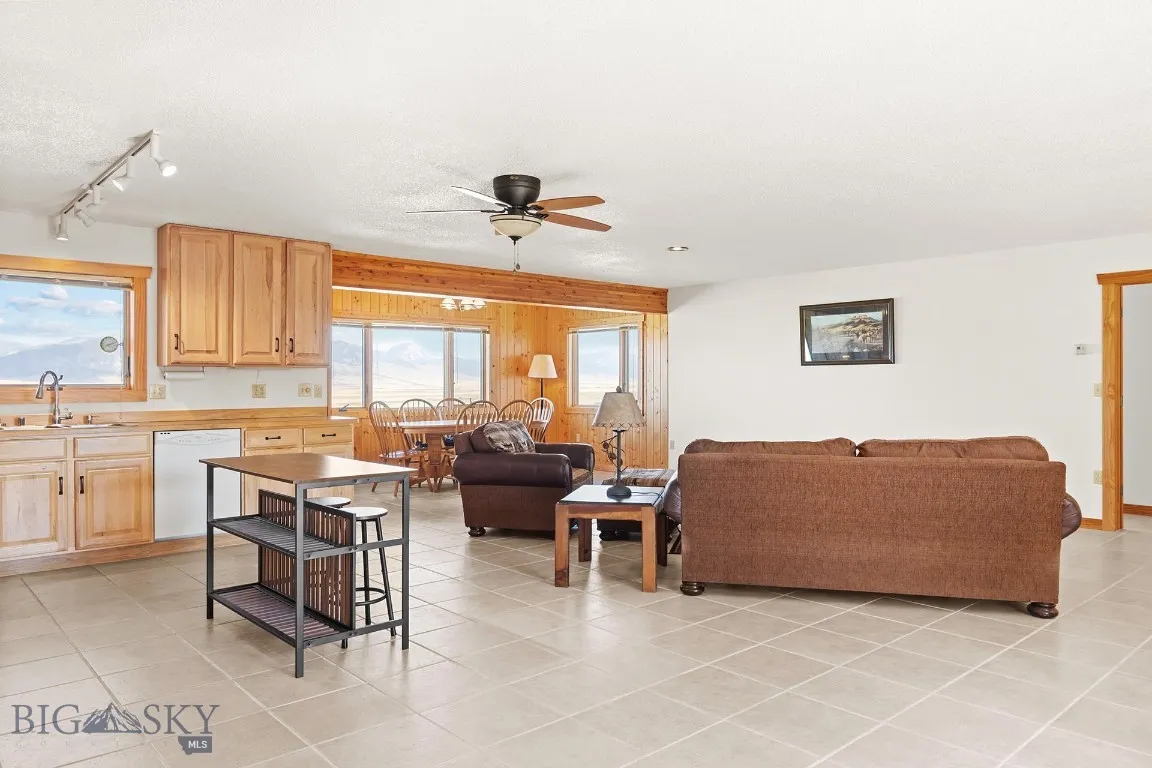 516 Mt Highway 287 W, Ennis, Montana 59729, Ennis, Montana 59729, 3 Bedrooms Bedrooms, ,2 BathroomsBathrooms,Residential,For Sale,516 Mt Highway 287 W, Ennis, Montana 59729,0,404597