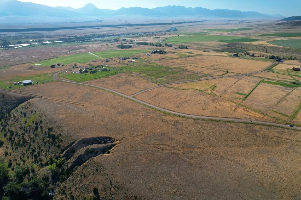 Refreshing Open Spaces in All Directions