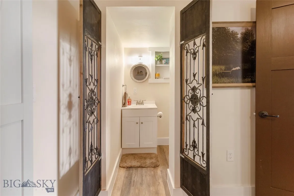 701 S Dakota Street, Butte, Montana 59701, Butte, Montana 59701, 2 Bedrooms Bedrooms, ,3 BathroomsBathrooms,Residential,For Sale,701 S Dakota Street, Butte, Montana 59701,0,404763