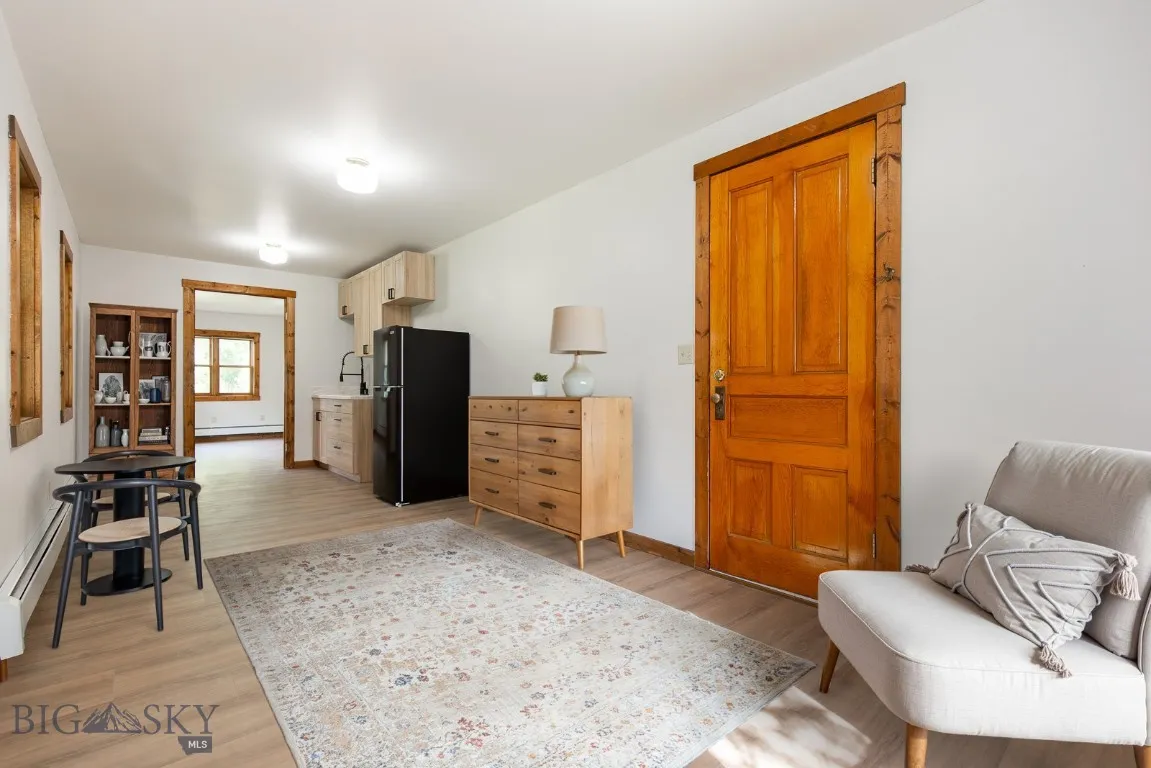 Guest House Entry, Virtually Staged