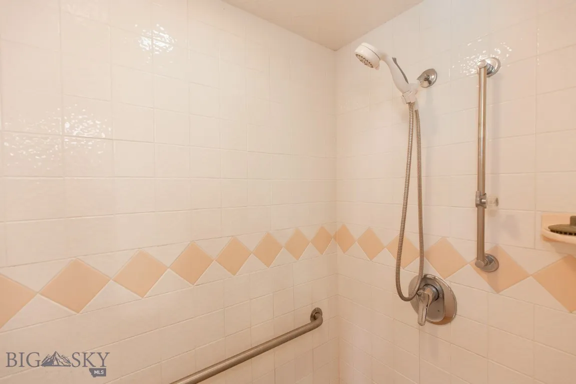 Master Bedroom Ensuite Bathroom