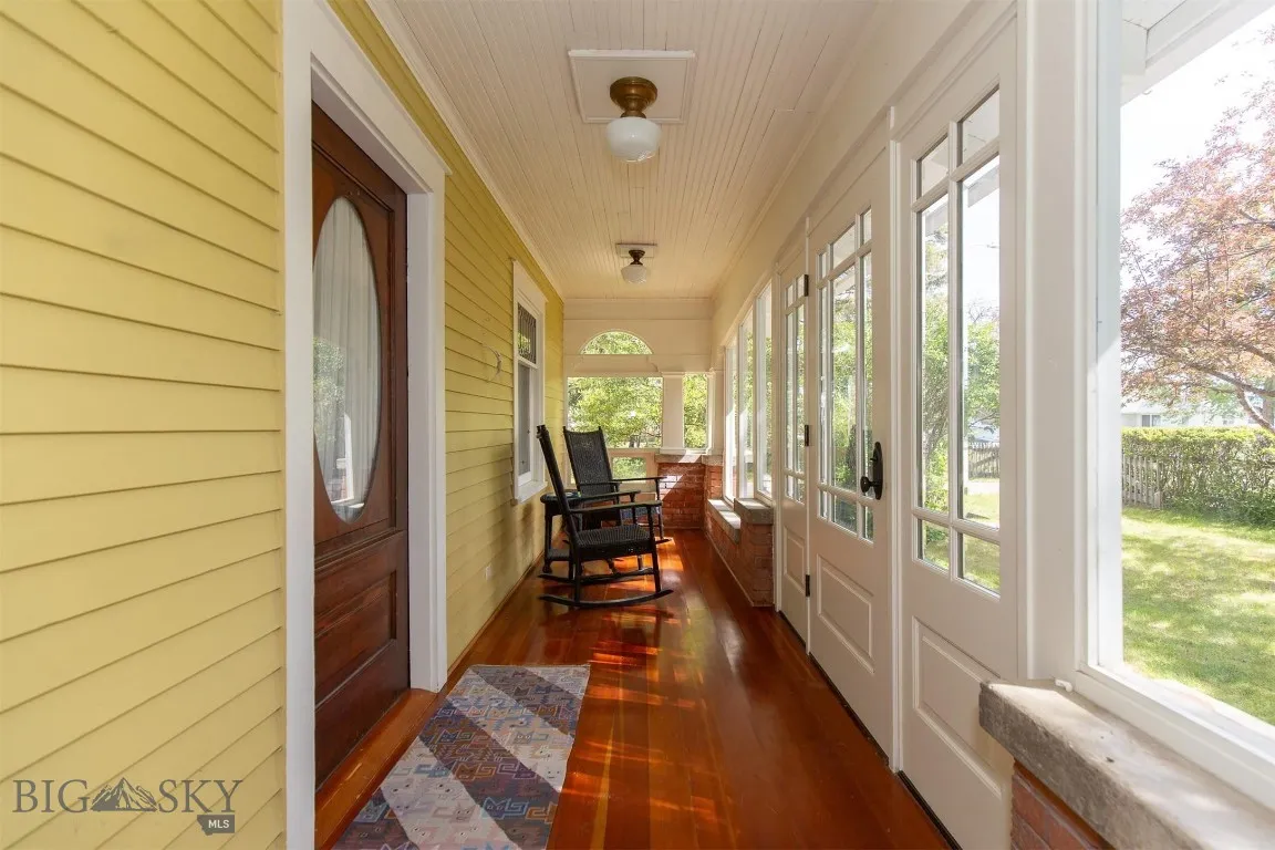 Enclosed Front Porch