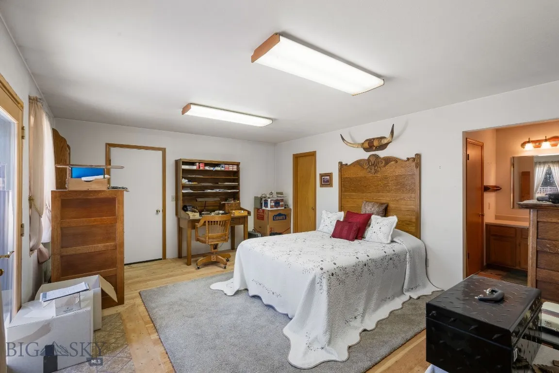 3455 Linney, Bozeman, Montana 59718, Bozeman, Montana 59718, 3 Bedrooms Bedrooms, ,2 BathroomsBathrooms,Residential,For Sale,3455 Linney, Bozeman, Montana 59718,0,404794