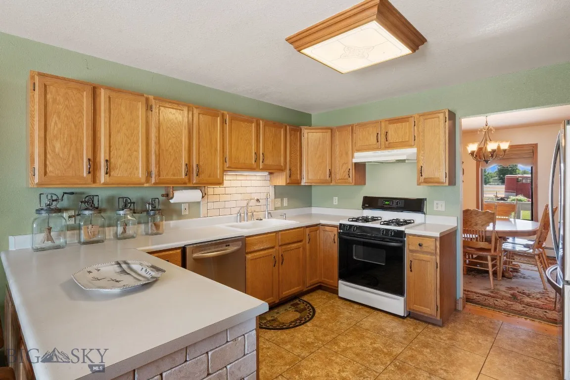 3455 Linney, Bozeman, Montana 59718, Bozeman, Montana 59718, 3 Bedrooms Bedrooms, ,2 BathroomsBathrooms,Residential,For Sale,3455 Linney, Bozeman, Montana 59718,0,404794