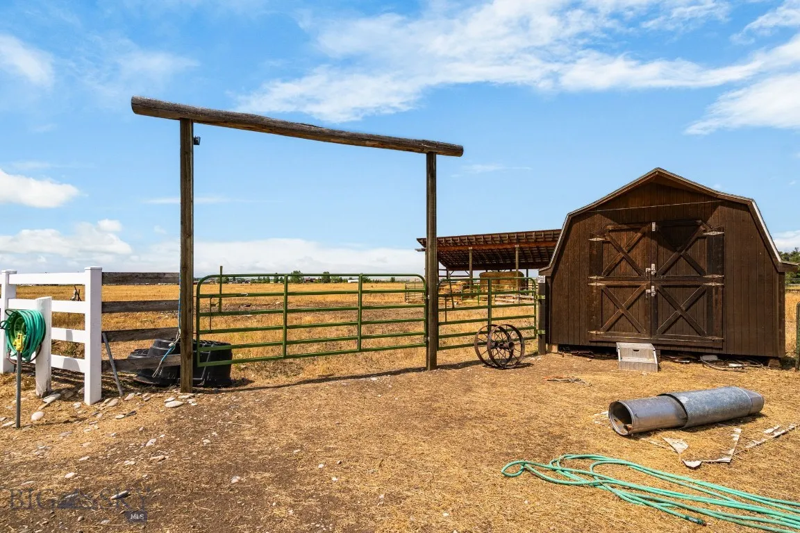 3455 Linney, Bozeman, Montana 59718, Bozeman, Montana 59718, 3 Bedrooms Bedrooms, ,2 BathroomsBathrooms,Residential,For Sale,3455 Linney, Bozeman, Montana 59718,0,404794
