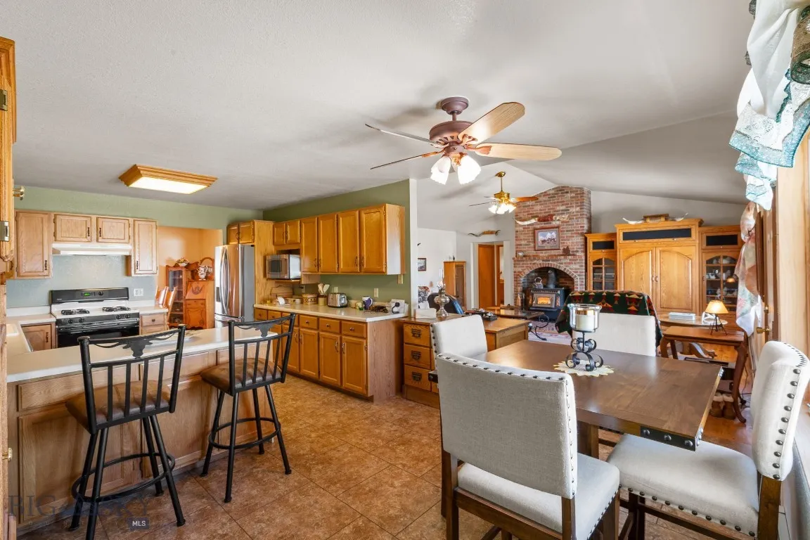 3455 Linney, Bozeman, Montana 59718, Bozeman, Montana 59718, 3 Bedrooms Bedrooms, ,2 BathroomsBathrooms,Residential,For Sale,3455 Linney, Bozeman, Montana 59718,0,404794