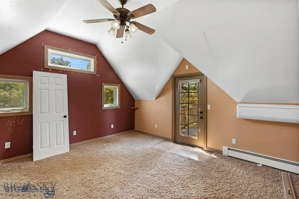 Upstairs bedroom 1