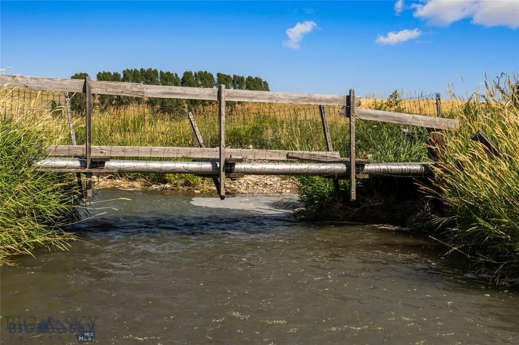 8555 Camp Creek Road, Manhattan, Montana 59741, Manhattan, Montana 59741, 5 Bedrooms Bedrooms, ,4 BathroomsBathrooms,Residential,For Sale,8555 Camp Creek Road, Manhattan, Montana 59741,0,404882