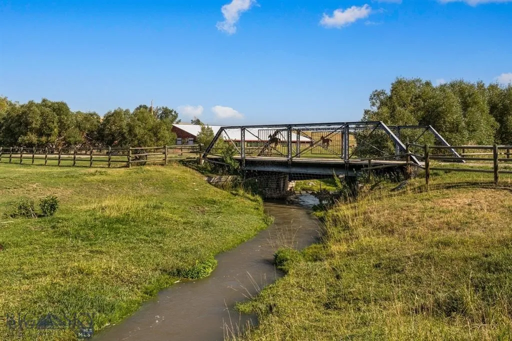 8555 Camp Creek Road, Manhattan, Montana 59741, Manhattan, Montana 59741, 5 Bedrooms Bedrooms, ,4 BathroomsBathrooms,Residential,For Sale,8555 Camp Creek Road, Manhattan, Montana 59741,0,404882