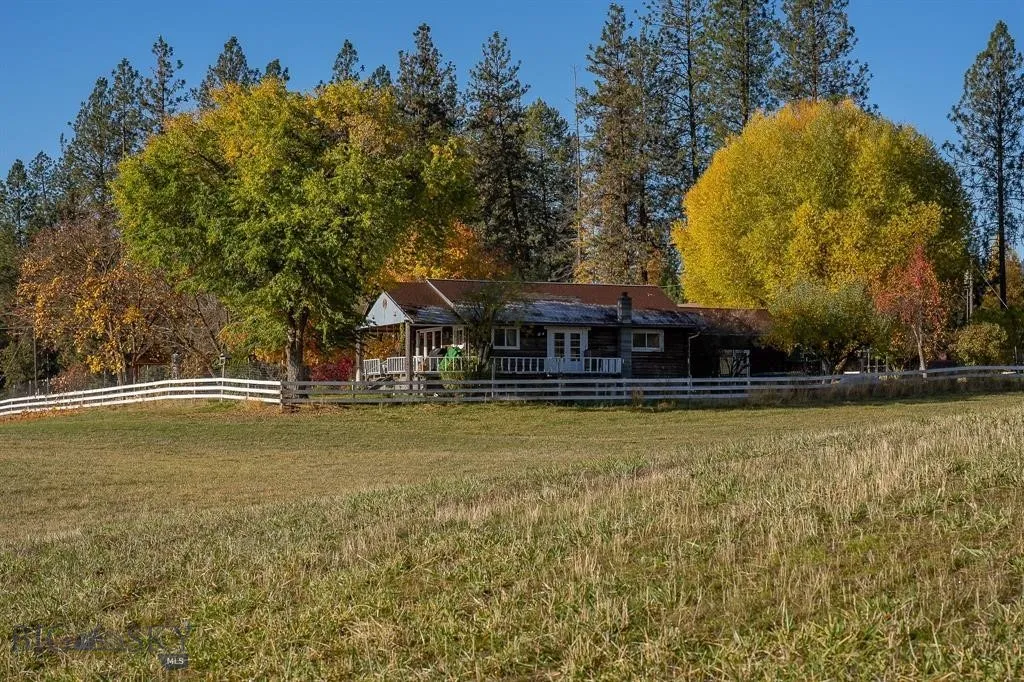 4 Courtier, Thompson Falls, Montana 59873, Thompson Falls, Montana 59873, 3 Bedrooms Bedrooms, ,2 BathroomsBathrooms,Residential,For Sale,4 Courtier, Thompson Falls, Montana 59873,0,404738