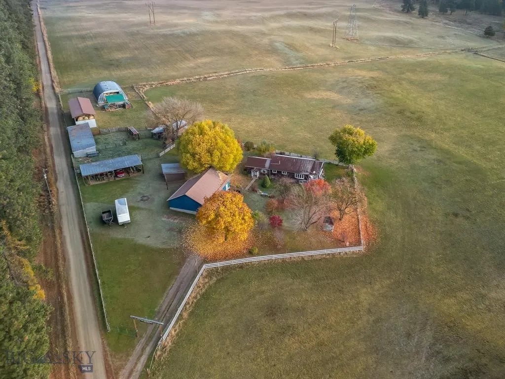 4 Courtier, Thompson Falls, Montana 59873, Thompson Falls, Montana 59873, 3 Bedrooms Bedrooms, ,2 BathroomsBathrooms,Residential,For Sale,4 Courtier, Thompson Falls, Montana 59873,0,404738