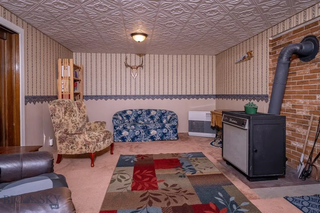 4 Courtier, Thompson Falls, Montana 59873, Thompson Falls, Montana 59873, 3 Bedrooms Bedrooms, ,2 BathroomsBathrooms,Residential,For Sale,4 Courtier, Thompson Falls, Montana 59873,0,404738