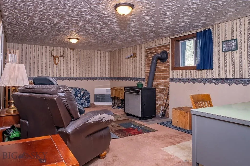 4 Courtier, Thompson Falls, Montana 59873, Thompson Falls, Montana 59873, 3 Bedrooms Bedrooms, ,2 BathroomsBathrooms,Residential,For Sale,4 Courtier, Thompson Falls, Montana 59873,0,404738