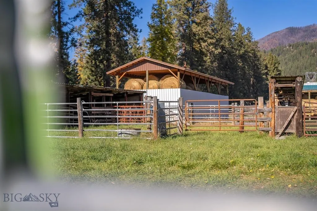 4 Courtier, Thompson Falls, Montana 59873, Thompson Falls, Montana 59873, 3 Bedrooms Bedrooms, ,2 BathroomsBathrooms,Residential,For Sale,4 Courtier, Thompson Falls, Montana 59873,0,404738
