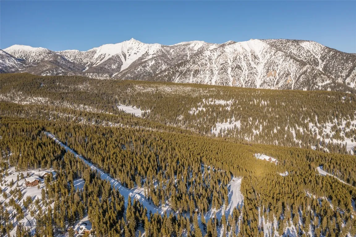 Lost Trails subdivision is close to all that Big Sky has to offer, including Big Sky Resort, Town Center, and the Lee Metcalf Wilderness area of the National Forest.