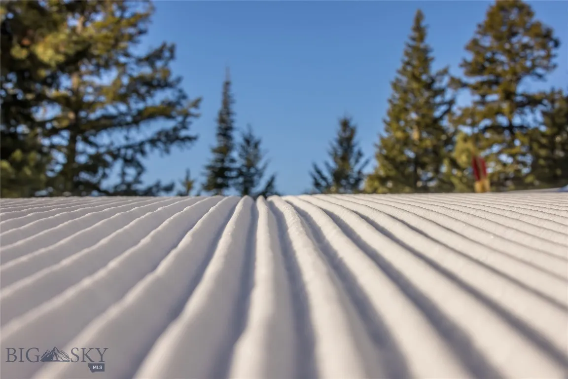 Groomed XC trails wind through Lost Trails maintained by Lone Mountain Ranch.
