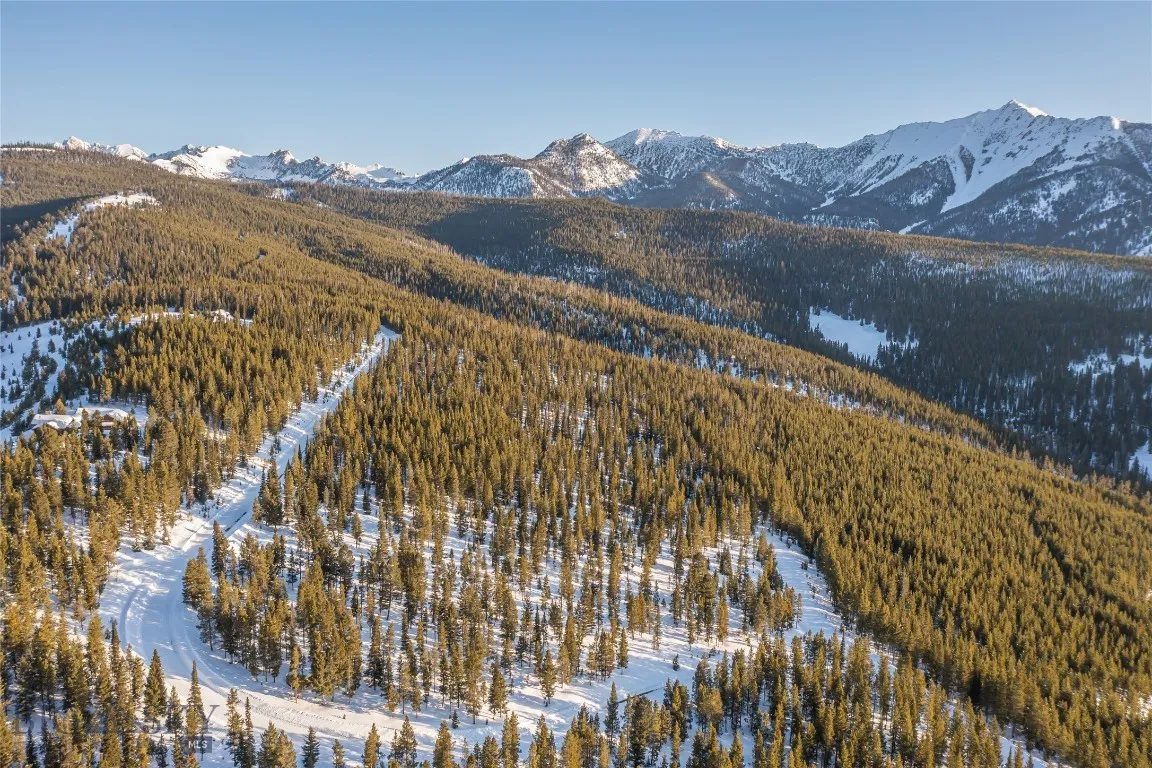 Lost Trails subdivision is close to all that Big Sky has to offer, including Big Sky Resort, Town Center, and the Lee Metcalf Wilderness area of the National Forest.