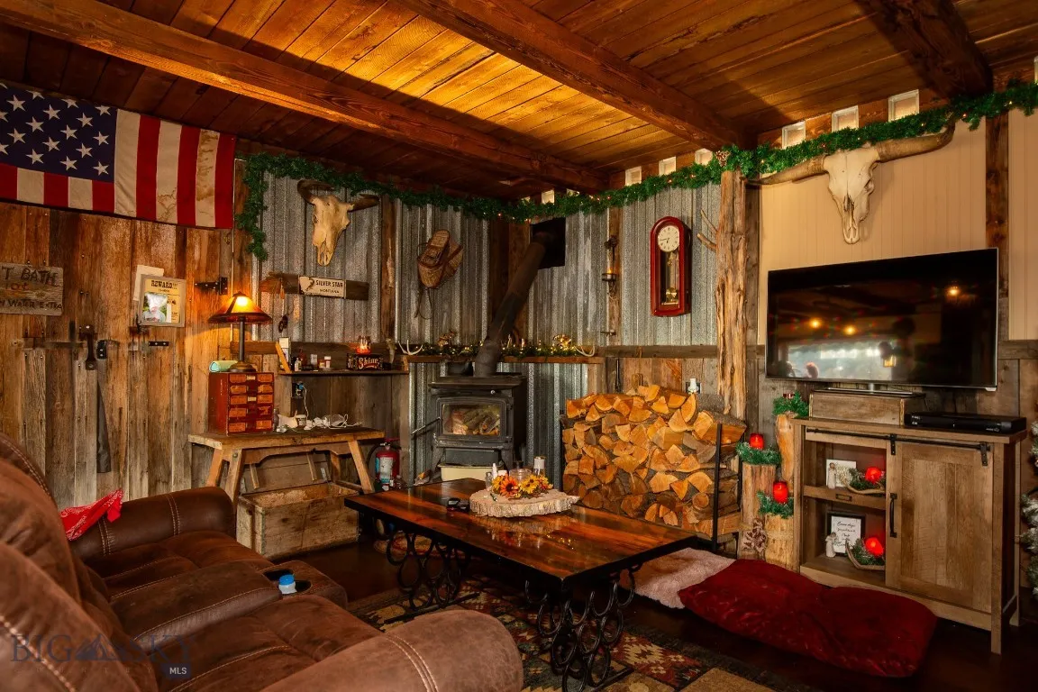 Main Cabin Living