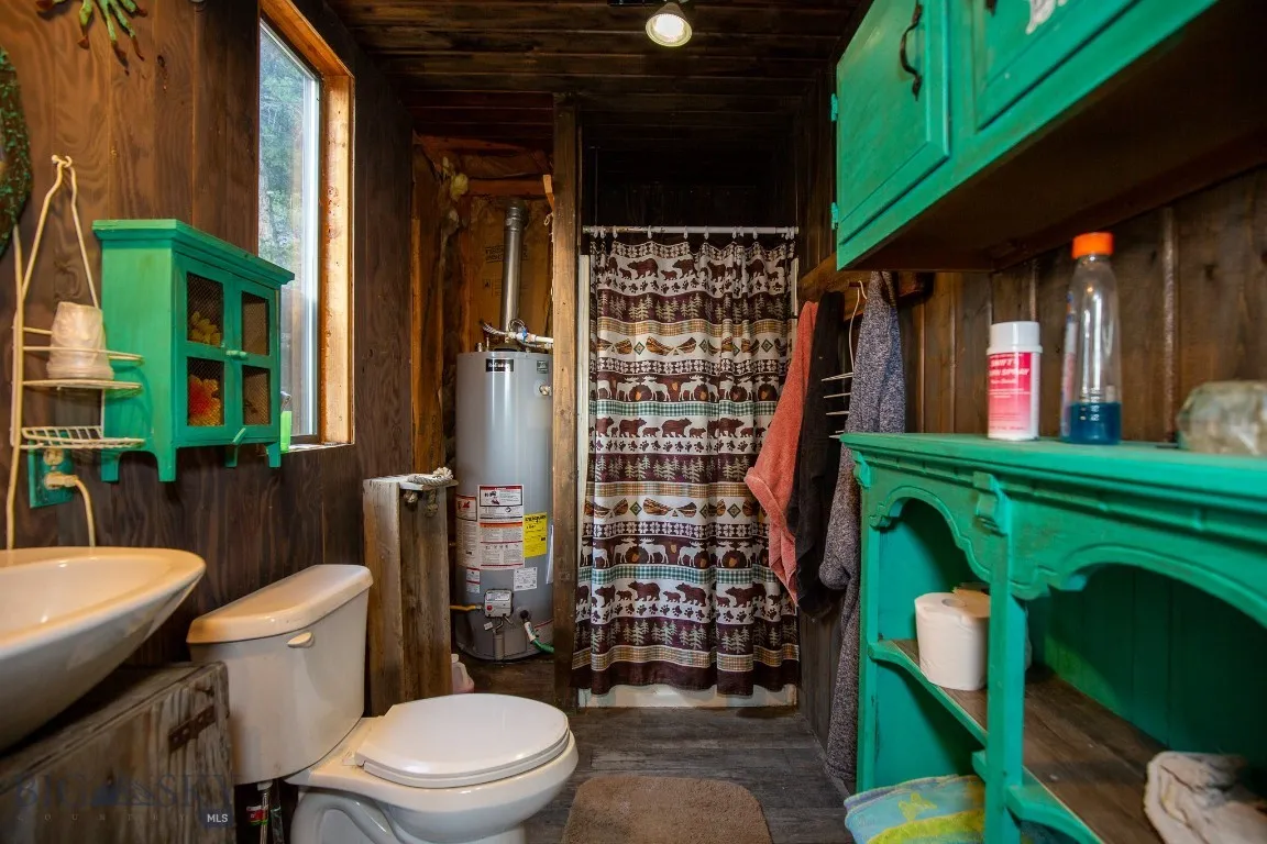 Guest Cabin Bathroom