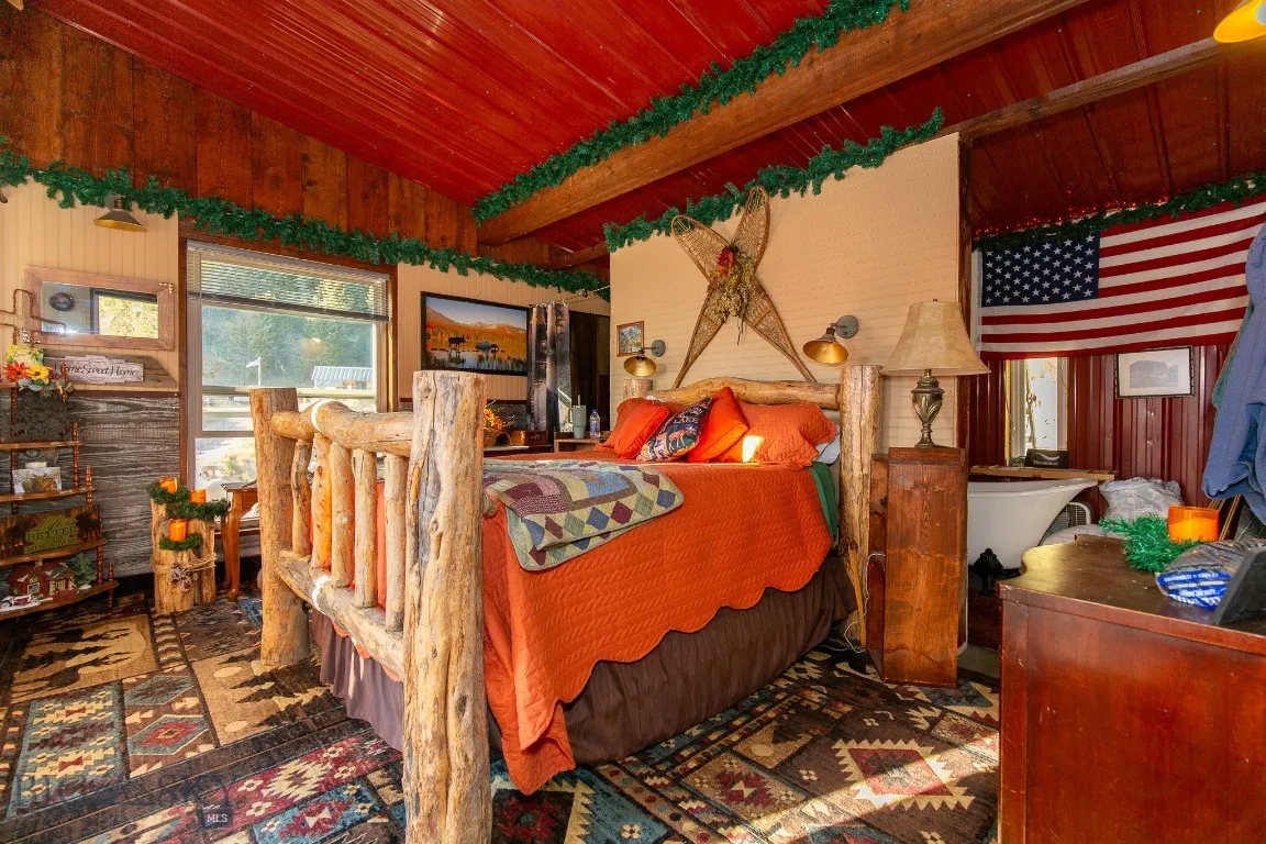 Main Cabin Bedroom with Ensuite