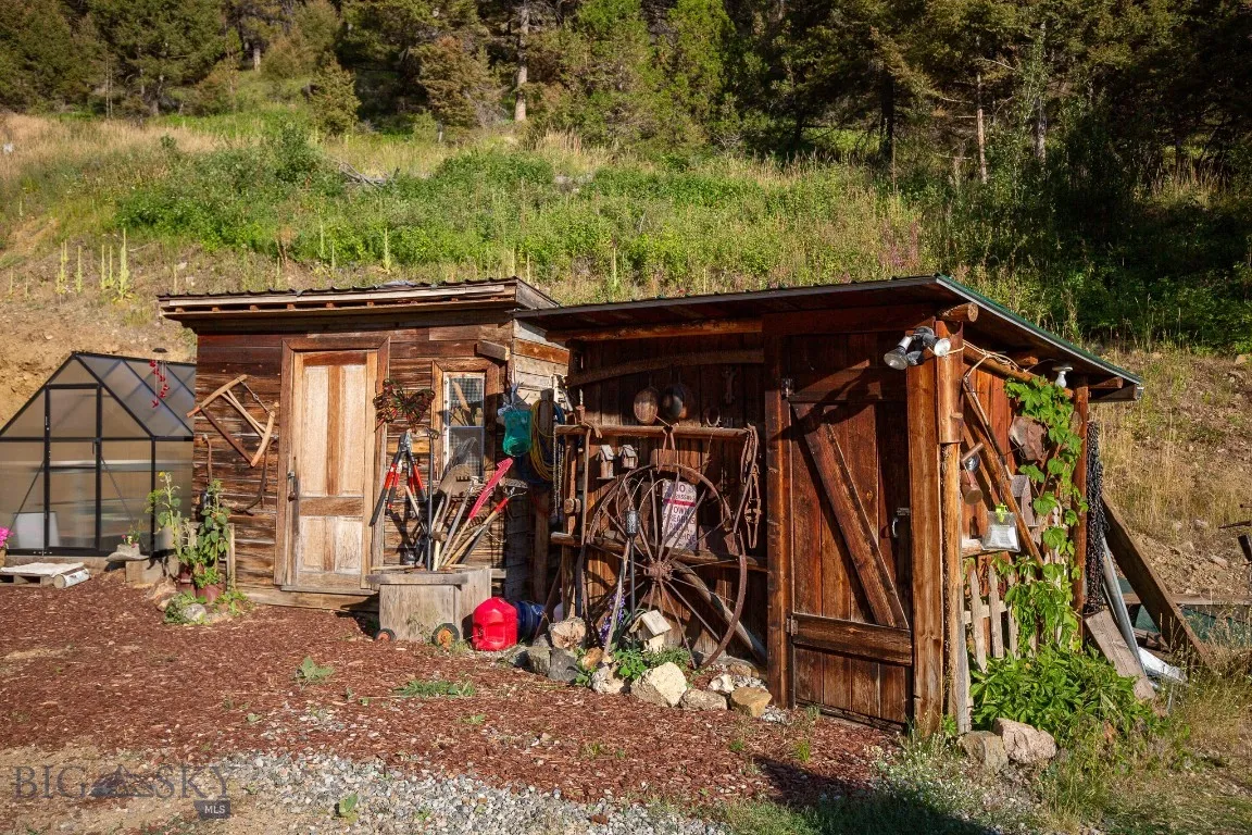 Main Cabin Storage