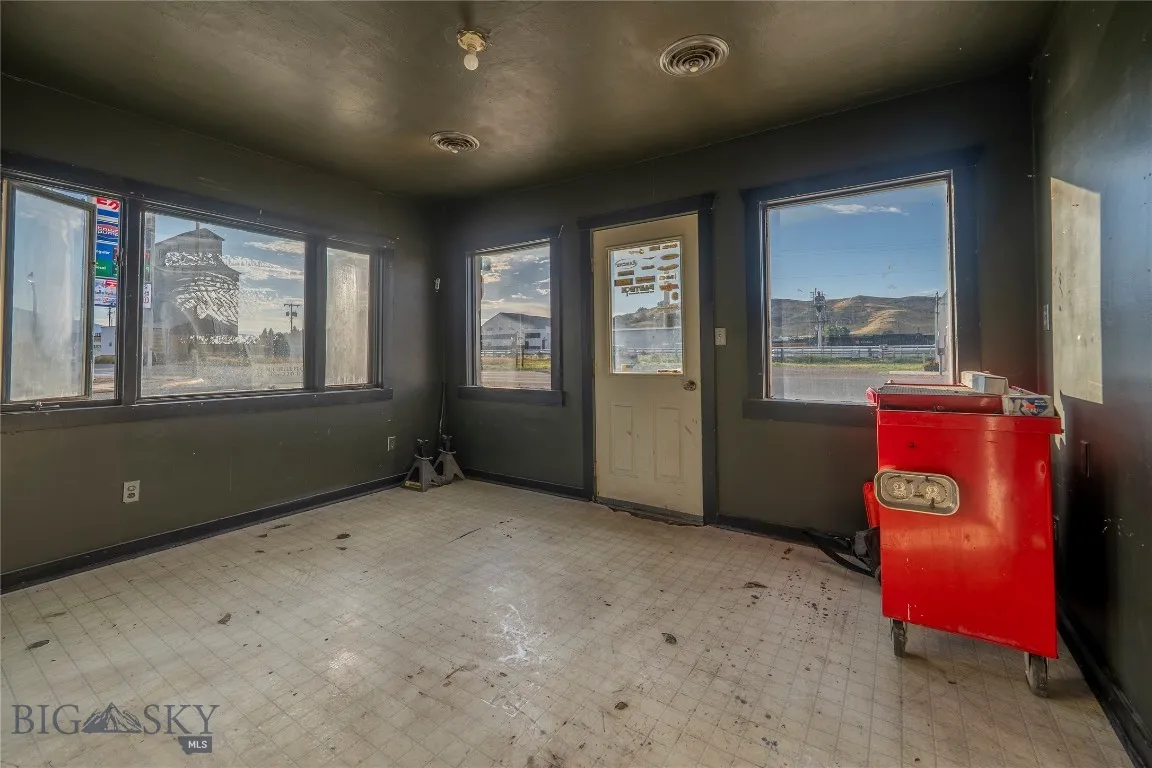 804 E Park Street, Livingston, Montana 59047, Livingston, Montana 59047, ,Commercial Sale,For Sale,804 E Park Street, Livingston, Montana 59047,0,405171