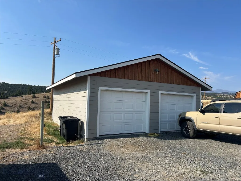 842 Mt Highway 2 W, Whitehall, Montana 59759, Whitehall, Montana 59759, 3 Bedrooms Bedrooms, ,2 BathroomsBathrooms,Residential,For Sale,842 Mt Highway 2 W, Whitehall, Montana 59759,0,405176